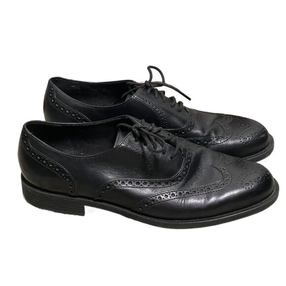 Cole Haan Men’s Black Wing Tip Lace Up Oxfords with Brogue Detailing (Size: 9)
